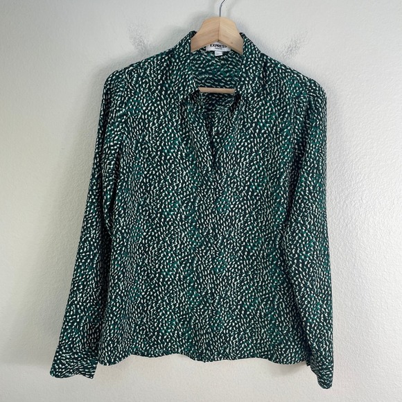 Express Tops - Express Portofino Shirt Womens XS Green Black Abstract Pebble‎ Print Button Up